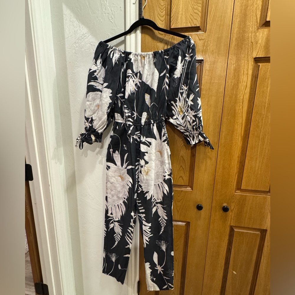 Anna Glover x H&M Off-Shoulder Floral Jumpsuit - Black and White. Size 2.